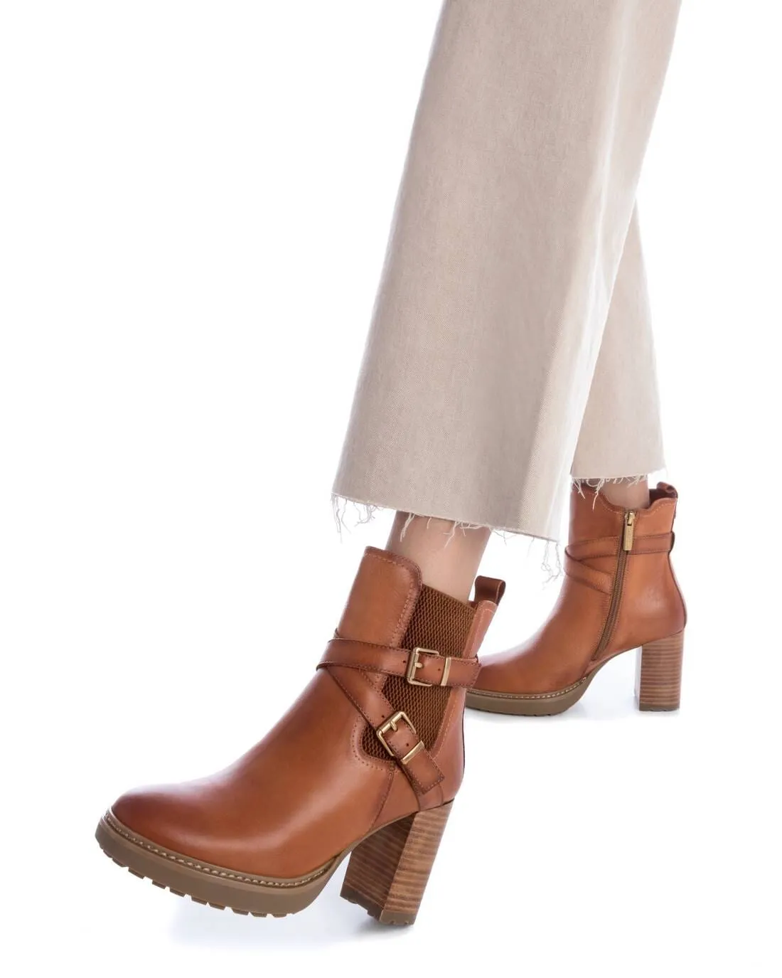 161161 Spanish Leather ankle boots with ankle straps and elastic in Tan